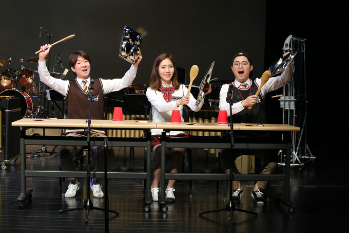 점심시간을 주제로 공연이 진행되고 있다. (사진=성남문화재단 제공)