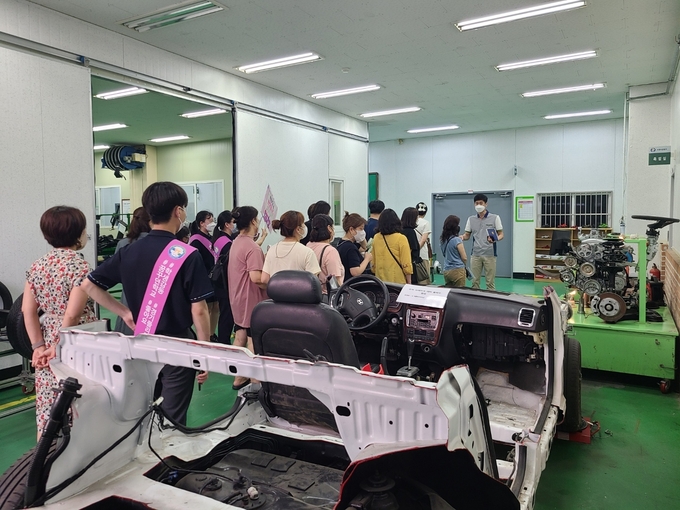 군포의왕교육지원청 학부모· 교사 진로교육 및 직업계고 인식개선 연수.(사진=경기도군포의왕교육지원청 제공)
