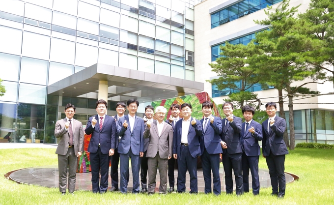 18일 수원지방법원은 청년변호사 6명을 초청한 ‘쳥년변호사 법원 체험행사’를 개최했다. (사진=수원지방법원 제공)