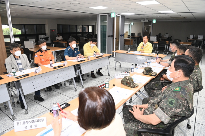 이현재 시장을 비롯 백현석 하남경찰서장, 이제철 하남소방서장 관내 유관기관장등이 참여해 통합방위 정기회의를 하고 있다.(사진=하남시 제공)