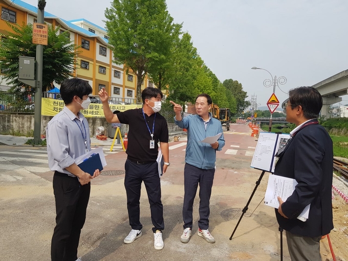 이형주 용인시 처인구청장이 주요 사업 현장을 점검하며 현안 챙기기에 속도를 내고 있다.(사진=-용인시 제공)