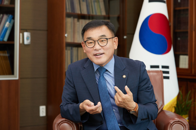  윤원균 용인특례시의회 의장.(사진=용인시의회 제공)