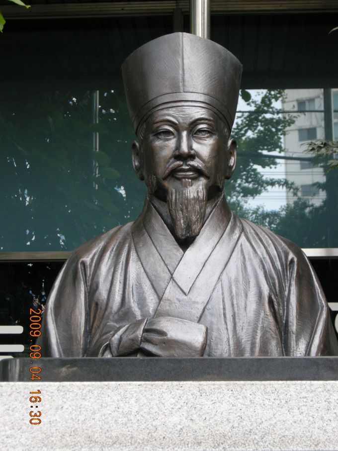 경기문화재단 앞의 다산 정약용 흉상. (사진=성남학연구소 제공)