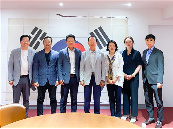 남양주시의회 국민의힘 초선의원들이 역량 강화, 전문성 향상을 위한 스터디 모임을 가졌다.(사진=전혜연 시의원 제공)