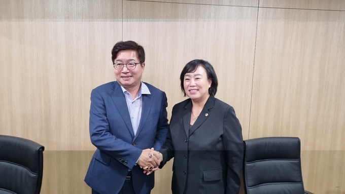 염태영 경기도 경제부지사 내정자가 3일 경기도의회 국민의힘을 방문했다. (사진=허수빈 기자)