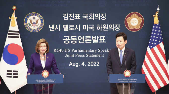 낸시 펠로시 미국 하원의장이 4일 국회를 방문, 김진표 국회의장과 회담한 뒤 열린 공동언론발표에서 발언하고 있다. (사진=국회사진기자단)
