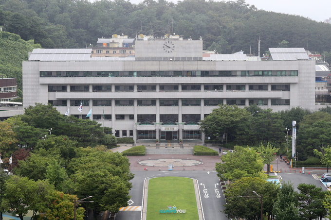 굼포시청 전경.