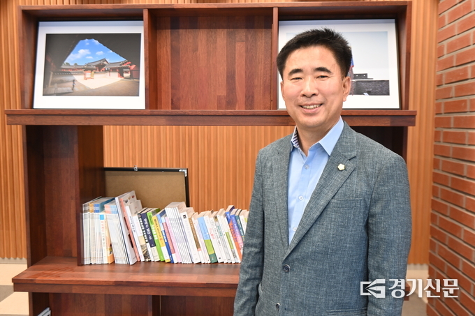 성길용 오산시의회 의장.