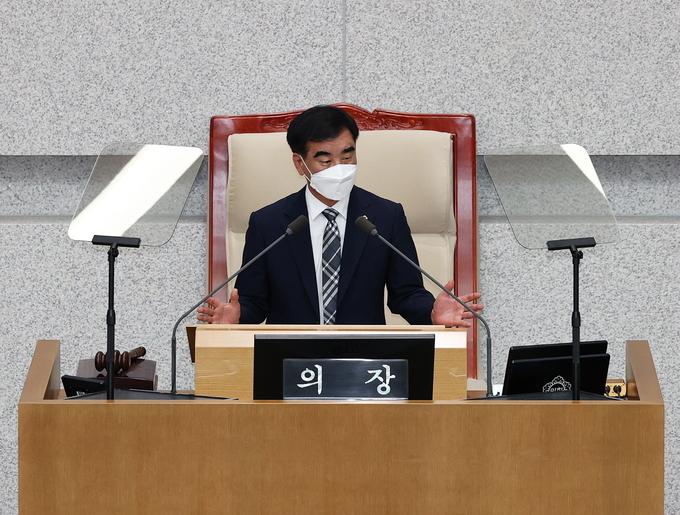 제11대 경기도의회 전반기를 이끌어갈 의장에 염종현 (부천1) 더불어민주당 의원이 당선됐다. (사진=경기도의회 제공)