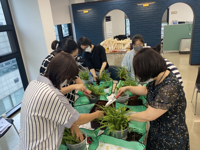 화성도시공사가 국토교통부 공모사업인 도시재생 예비사업으로 봉담 마을정원학교 사업을 진행하고 있다.(사진제공/화성도시공사)