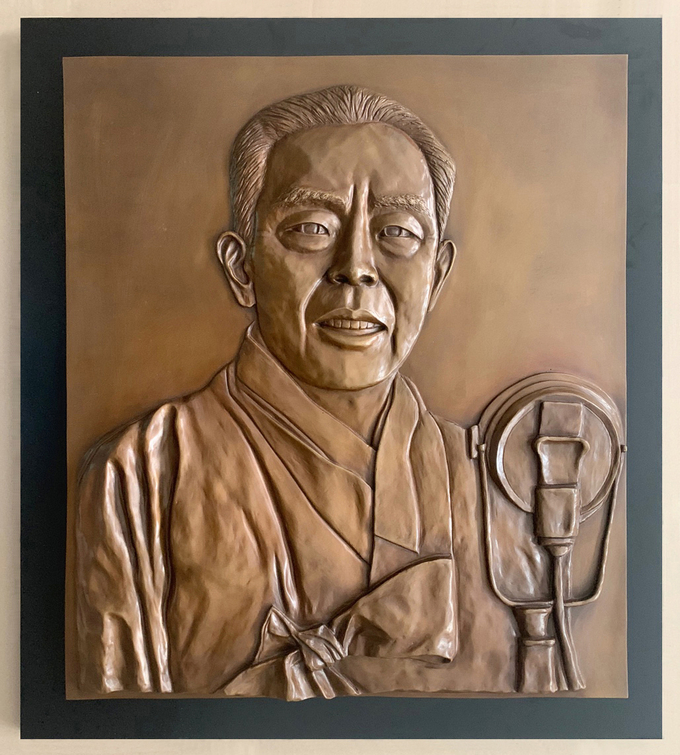 중국 중경임시정부청사에 기증한 김규식 부조작품. (사진=서경덕 교수 제공)