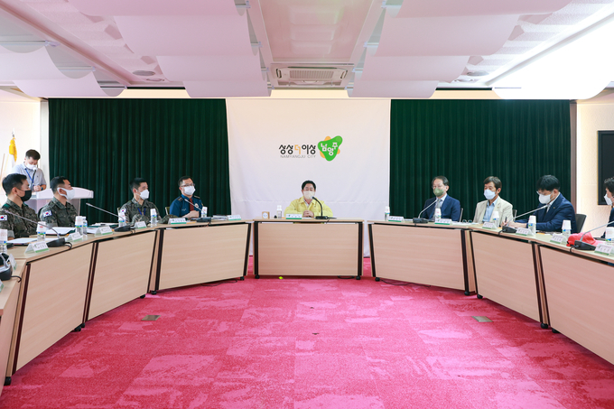 남양주시는 16일 시청 여유당에서 오는 22~25일까지 실시되는 '2022년 을지연습'을 앞두고 통합방위협의회를 개최해 민·관·군·경이 함께 완벽한 준비태세를 갖추자고 다짐했다.(사진=남양주시 제공)