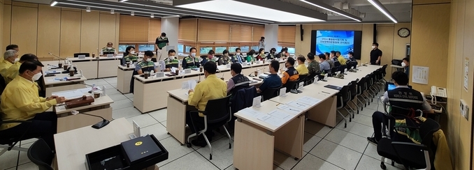 구리시는 지난 16일 시청 3층 상황실에서 2022년 제3분기 구리시 통합방위협의회 및 안보정책자문위원회 연석회의를 개최했다.(사진=구리시 제공)