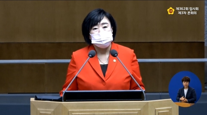 경기도의회 곽미숙 국민의힘 대표의원이 18일 도의회 본회의장에서 대표연설을 하고 있다. (사진=경기도의회 홈페이지)