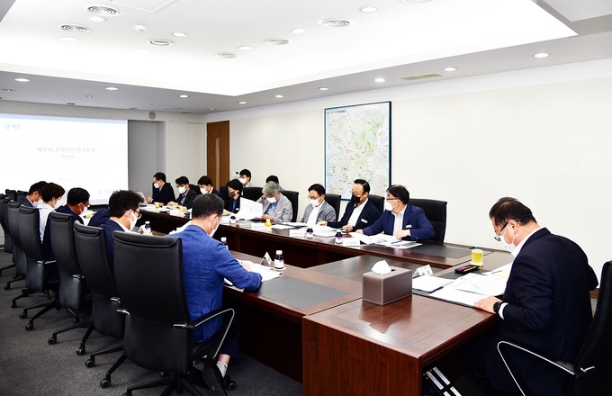 파주시가 조직진단 연구용역 최종보고회를 갖고 있다.(사진=파주시 제공)