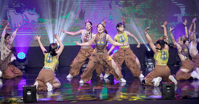 21일 제2회 힙합 로그인 인천에서 청소년부 대상을 수상한 프리스트 크루. ( 사진 = SIKM 제공 )