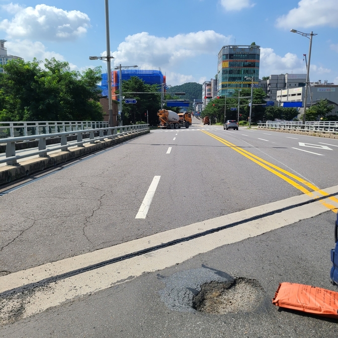 집중호우때 파인 '바닥 패임'. (사진=남양주시 제공)