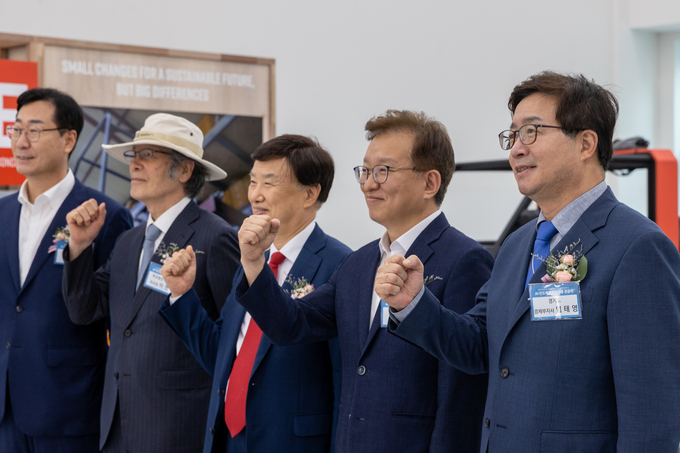 염태영 경기도 경제부지사가 취임 후 첫 행보로 24일 화성시 홍익대학교를 찾았다. (사진=경기도 제공)