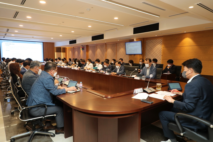 하은호 군포시장이 간부회의에서 중간 간부급인 6급 중심으로 스마트한 조직문화를 만들어가겠다고 밝혔다.(사진=군포시 제공)
