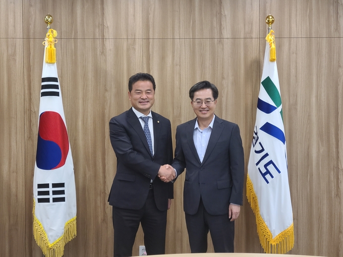 임종성 신임 더불어민주당 경기도당 위원장이 29일 경기도청에서 김동연 경기도지사를 만났다. (사진=김기웅 기자)
