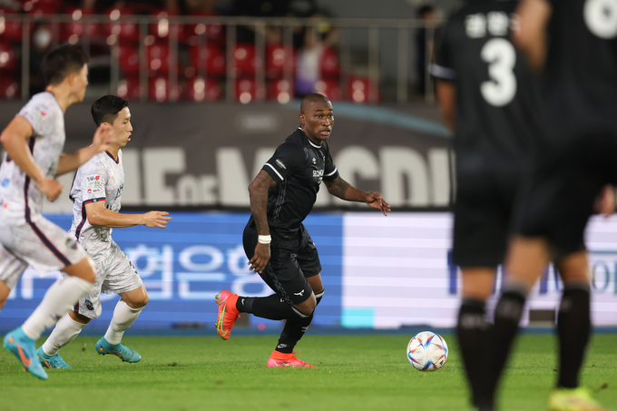 프로축구 K리그1 성남FC의 팔라시오스가 ‘하나원큐 K리그1 2022’ 23라운드 순연경기 최우수선수(MVP)로 선정됐다. (사진=한국프로축구연맹 제공)
