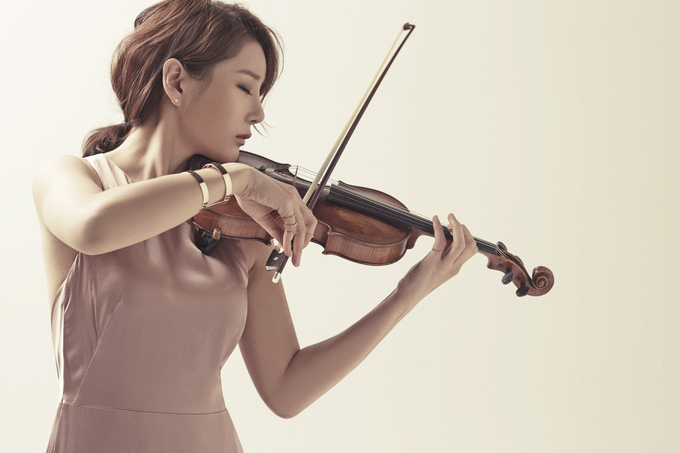K-Classic 선두 주자 바이올리니스트 신지아. ( 사진 = 인천경제자유구역청 제공 )