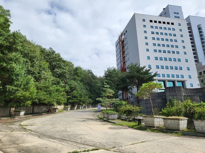 동두천시는 제생병원 입구에서 칠봉산으로 들어가는 등산로를 새롭게 신설하는 사업을 추진 중이라고 밝혔다.(사진=동두천시 제공)