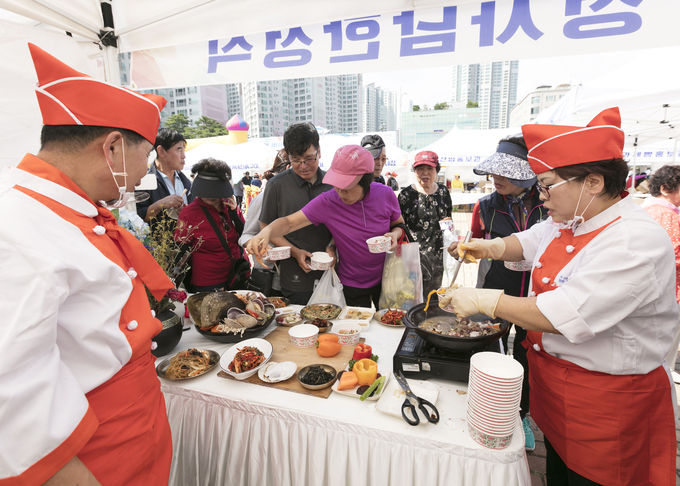 지난 2017년 열린 소래포구축제 요리대결 모습. ( 사진 = 남동구 제공 ) 