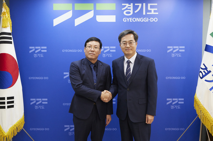 김동연 경기도지사는 28일 서울 중앙협력본부 사무실에서 레 쥬이 탄 인민위원장과 만났다. (사진=경기도 제공)