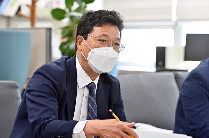 29일 최도수 인천시 도시재생녹지국장이 시청 기자실에서 도시재생녹지국 소관 현안과 관련해 기자간담회를 하고 있다. ( 사진 = 인천시 제공 )