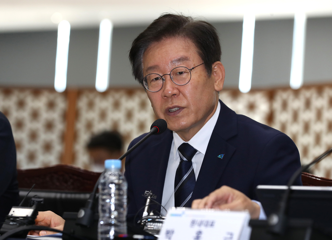 더불어민주당 이재명 대표가 지난달 30일 오전 전남 무안군 전남도청 왕인실에서 열린 예산정책협의회에서 발언하고 있다. (사진=연합뉴스/자료사진)