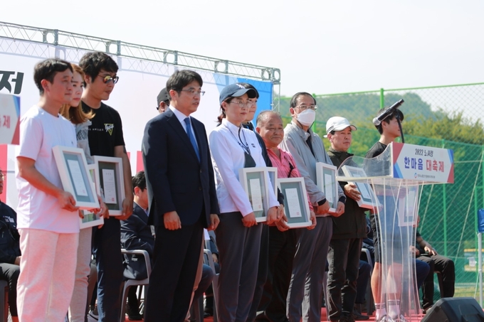 노사민정 간의 화합을 다지고 협력관계를 구축하기 위한 ‘노사민정 한마음 대축제’가 남양주시, 구리시, 양평군, 가평군 지역의 노동조합원 및 가족, 사용자 등 800여 명이 참석해 성황 속에 열렸다. (사진=남양주시 제공)