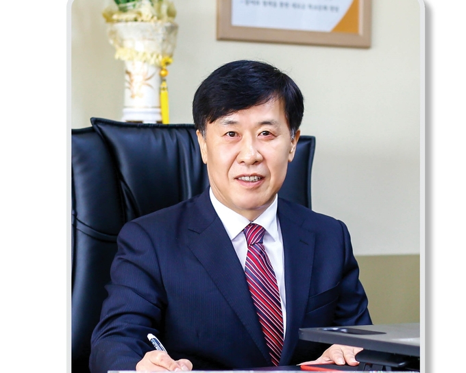  민경훈 남양주마석중학교 교장. (사진=남양주마석중학교 제공)