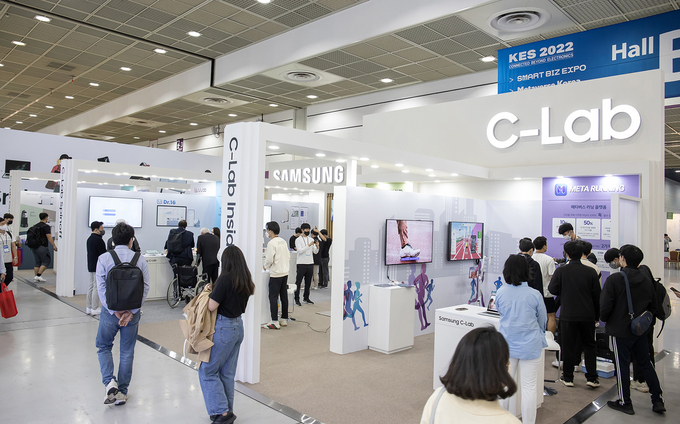 사내벤처 2개, 스타트업 8개 등 총 10개 제품과 솔루션이 소개된 C랩 전시관 전경. (사진=삼성전자 제공)
