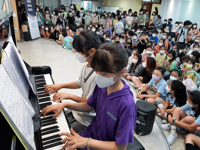  김포신풍초등학교 학생들의 S.P.<Busking-Space> 공연. (사진=김포신풍초 제공)