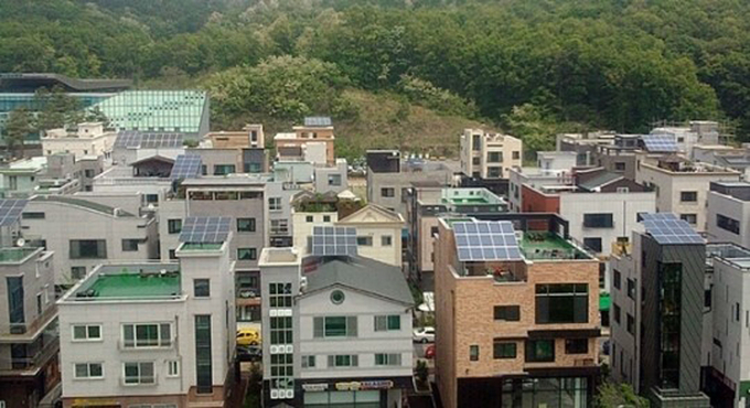 태양광 발전설비 설치한 성남지역 주택가. (사진=성남시 제공)