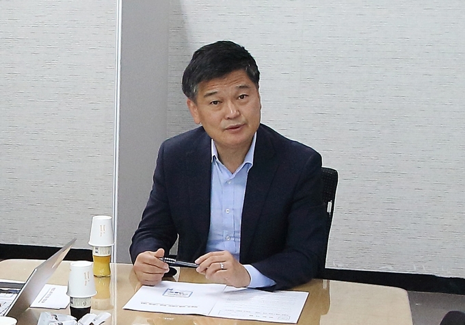 13일 인천 남동구청 브리핑룸에서 박종효 구청장이 주요 현안에 대한 추진 방향을 이야기하고 있다. ( 사진 = 남동구 제공 )