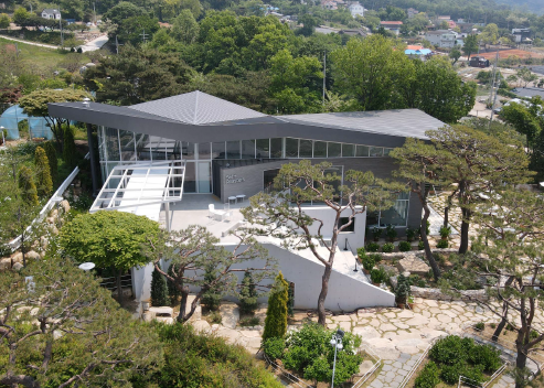 인천시 건축 대상을 수상한 강화도 화도면의 셀-로스터스 건물. ( 사진 = 인천시 제공 )