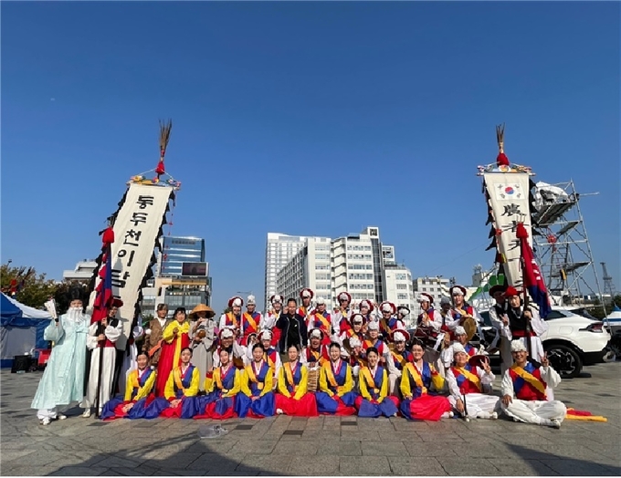 동두천시 이담농악보존회가 제30회 임방울 국악제 농악부문에서 영예의 대상을 수상했다.(사진=동두천시 제공)