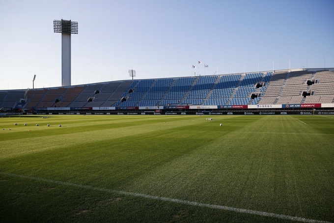 프로축구 K리그1 수원FC의 홈 구장인 수원종합운동장이 2022시즌 제3차 ‘그린 스타디움’상을 수상했다. 사진은 수원종합운동장 전경. (사진=한국프로축구연맹 제공)