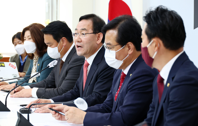 국민의힘 주호영 원내대표가 21일 국회에서 긴급 기자간담회를 진행하고 있다. (사진=연합뉴스 제공)