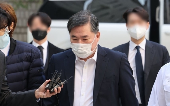 유동규 전 성남도시개발공사 기획본부장이 지난 21일 '대장동 개발 비리' 관련 1심 속행 공판에 출석하기 위해 서초구 서울중앙지법으로 향하고 있다. (사진=연합뉴스 제공)