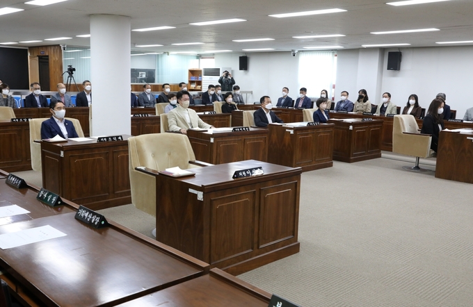 지난 22일 열린 제238회 임시회에 계양구의원들이 참여하고 있다. ( 사진 = 계양구의회 제공 )