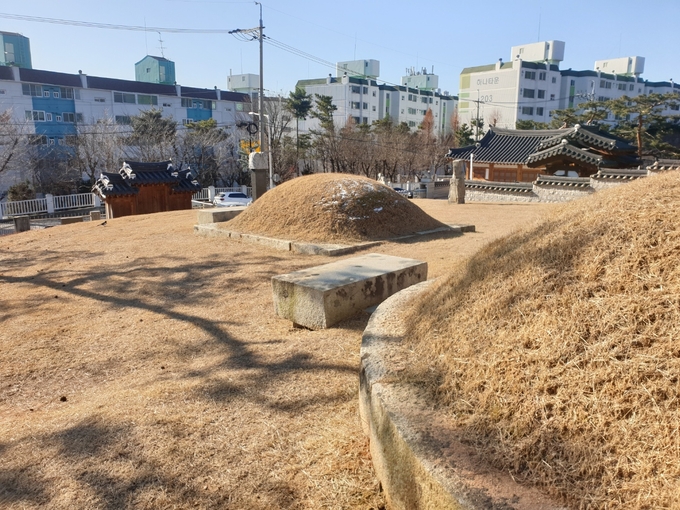 인천시 연수구 동춘동에 위치한 영일정씨 동춘묘역 모습. ( 사진 = 최태용 기자 )