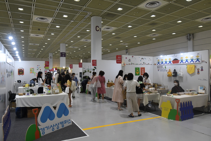 지난 7월 서울 코엑스에서 열린 2022 핸드아티코리아 서울 참여 현장. (사진=경기문화재단 제공)
