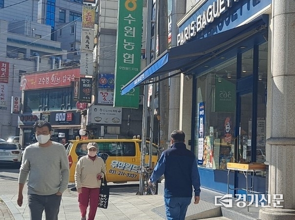  수원시의 한 파리바게뜨, 불매운동으로 소비자가 크게 감소했다. (사진=박진석 기자)