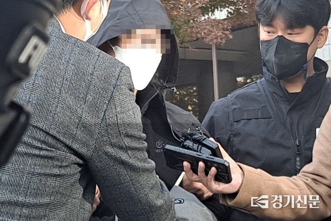  세 모자를 살해한 40대 가장이 영장실질심사를 받기 위해 안산지원에 출석하고 있다. (사진=박진석 기자)