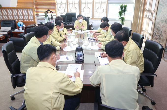 경기도의회가 이태원 압사 참사와 관련해 30일 도의회에서 대책 회의를 열고 사고 수습 및 재방 방지 방안 마련을 논의했다. (사진=경기도의회 제공)