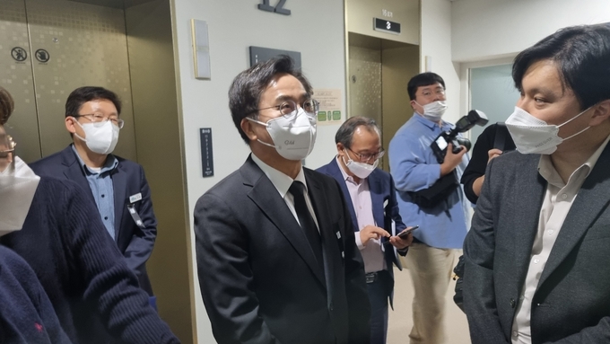 동연 경기도지사는 곽미숙 국민의힘 대표의원을 직접 만나 2차 추경예산안 처리를 요구했다. (사진=허수빈 기자)