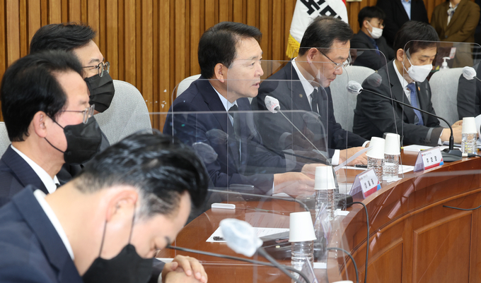 국민의힘 성일종 정책위의장이 6일 국회에서 열린 '민생금융점검 당정협의회'에서 발언하고 있다. (사진=연합뉴스 제공)
